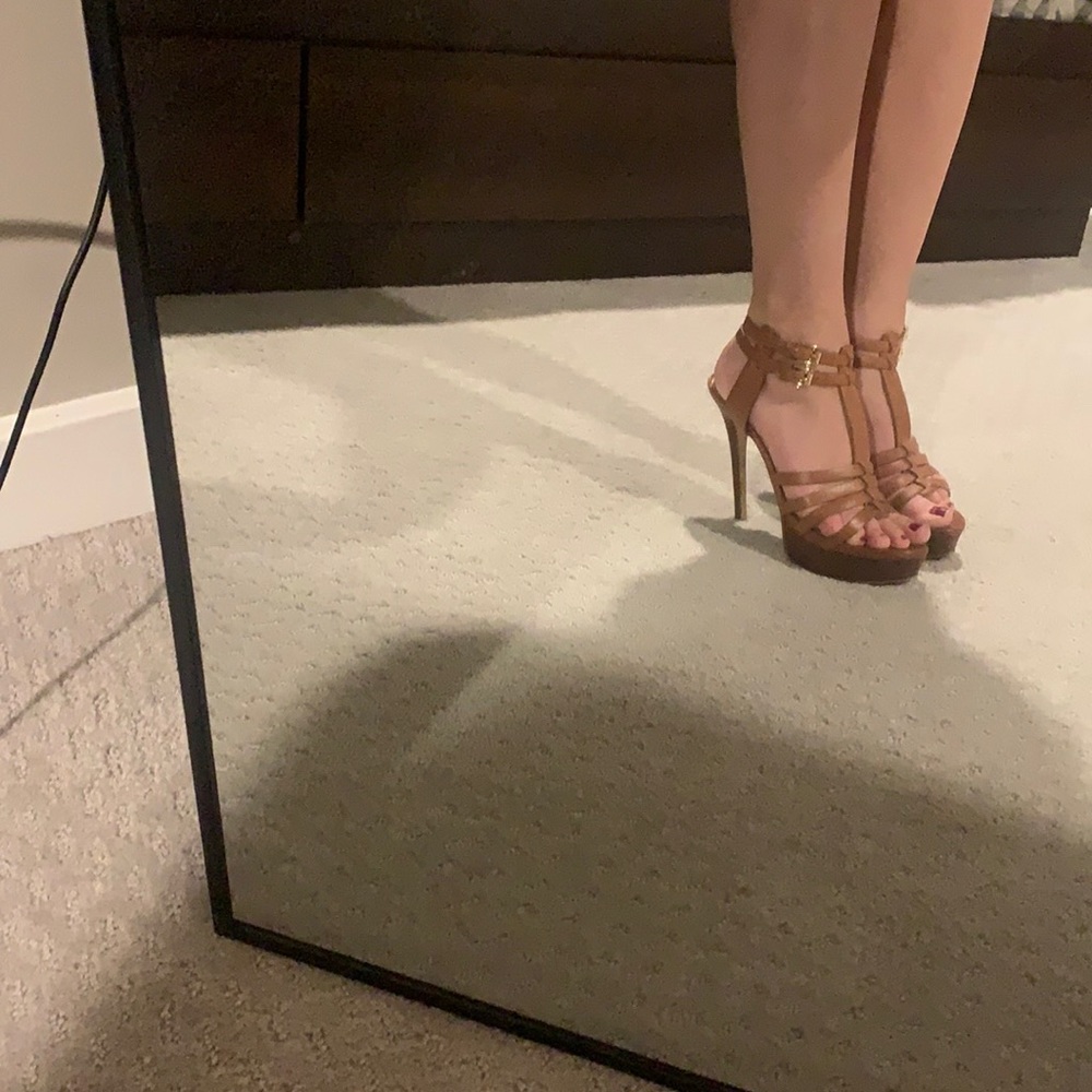 Michael Kors strappy sandals size 7.5